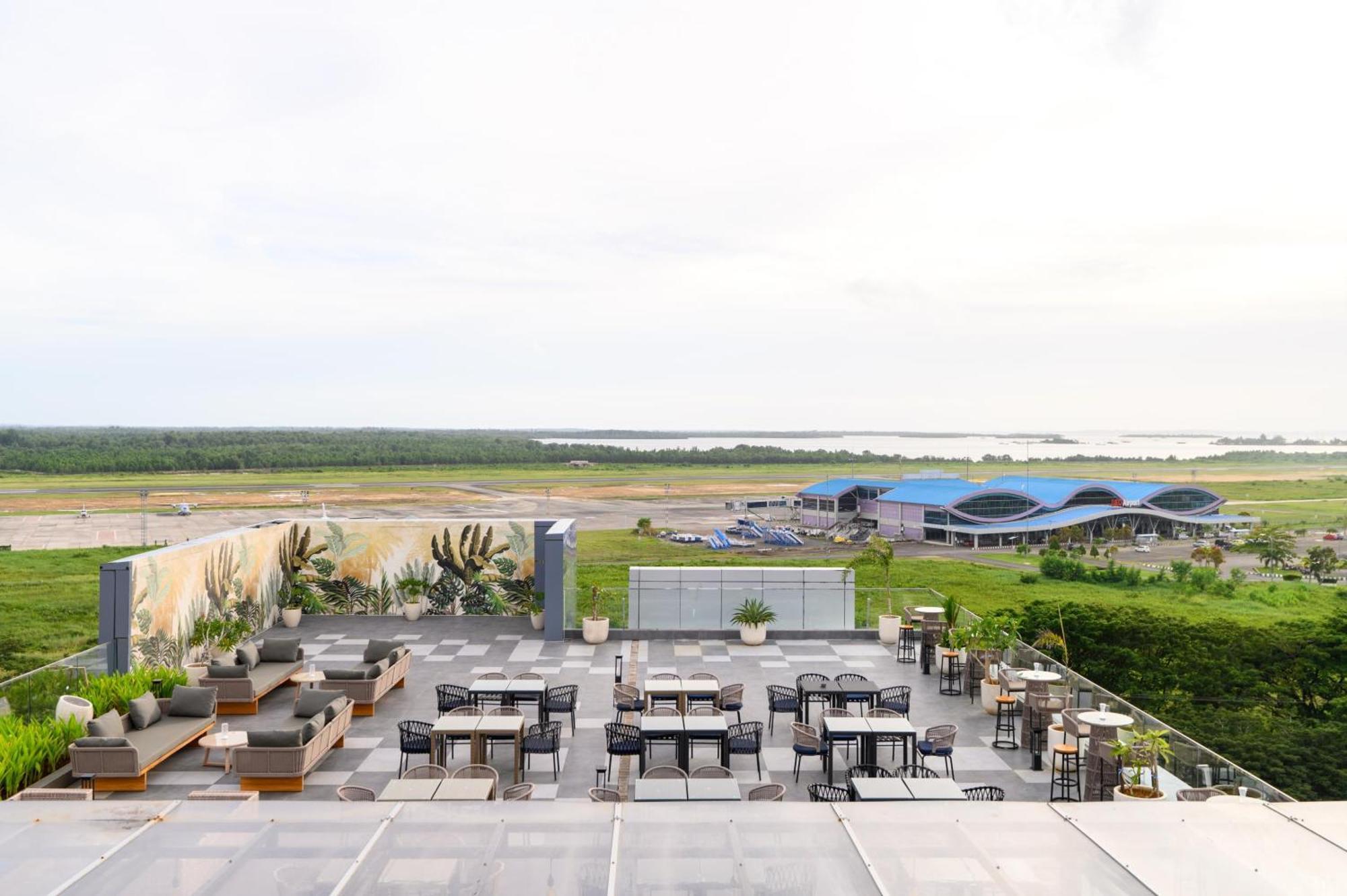 Aston Sorong Hotel & Conference Center المظهر الخارجي الصورة