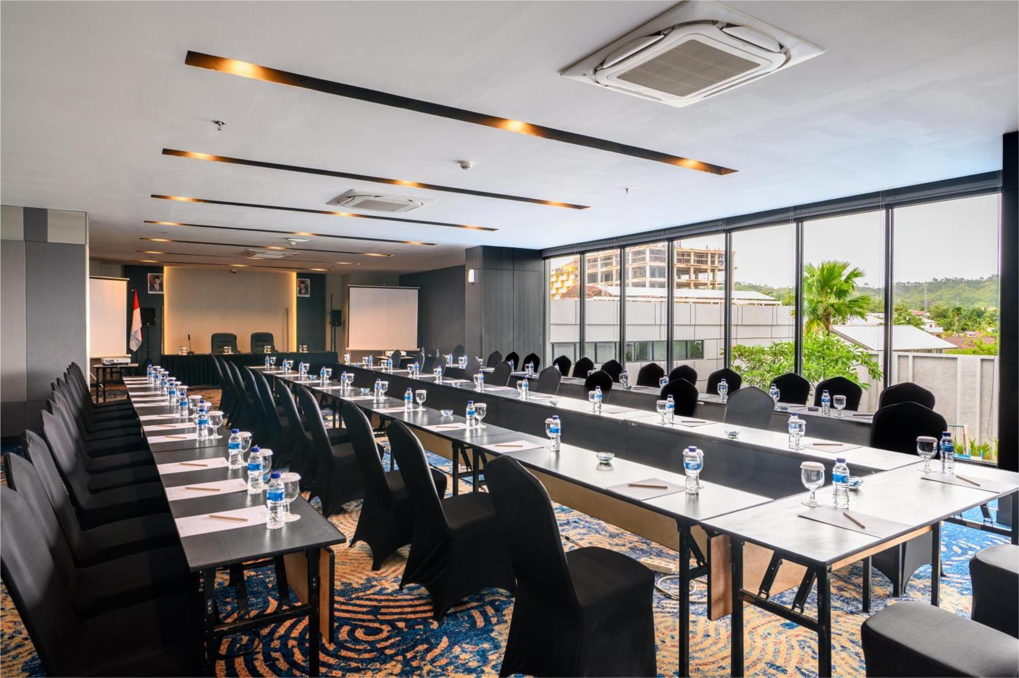 Aston Sorong Hotel & Conference Center المظهر الخارجي الصورة